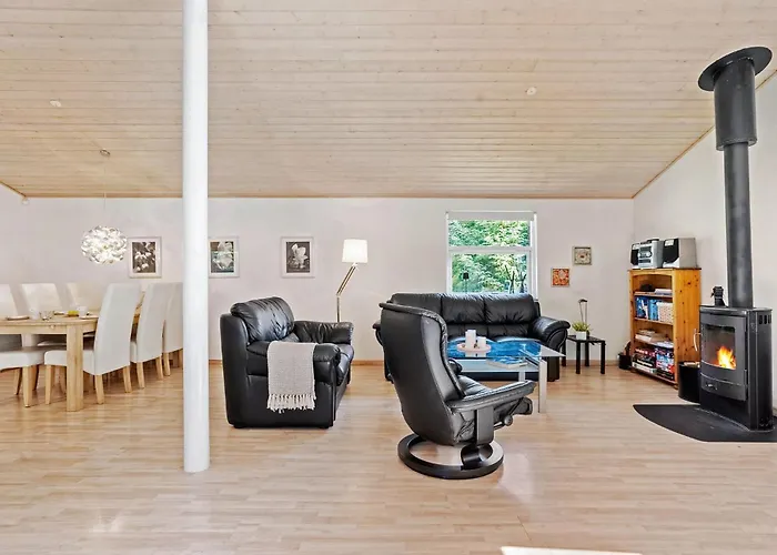 Semesterbostad 3 Bedroom Stunning In