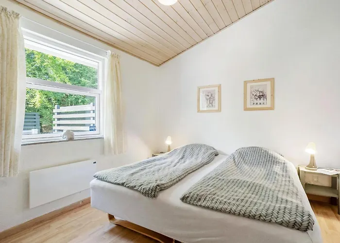 3 Bedroom Stunning In * Hals